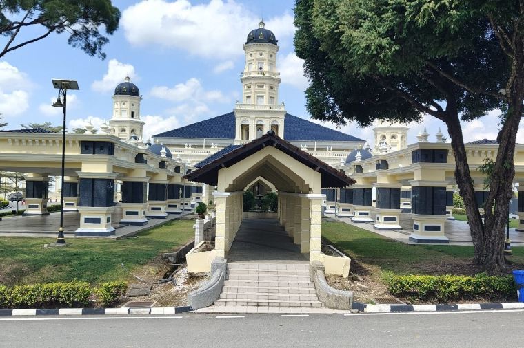 มัสยิด Sultan Abu Bakar Mosque