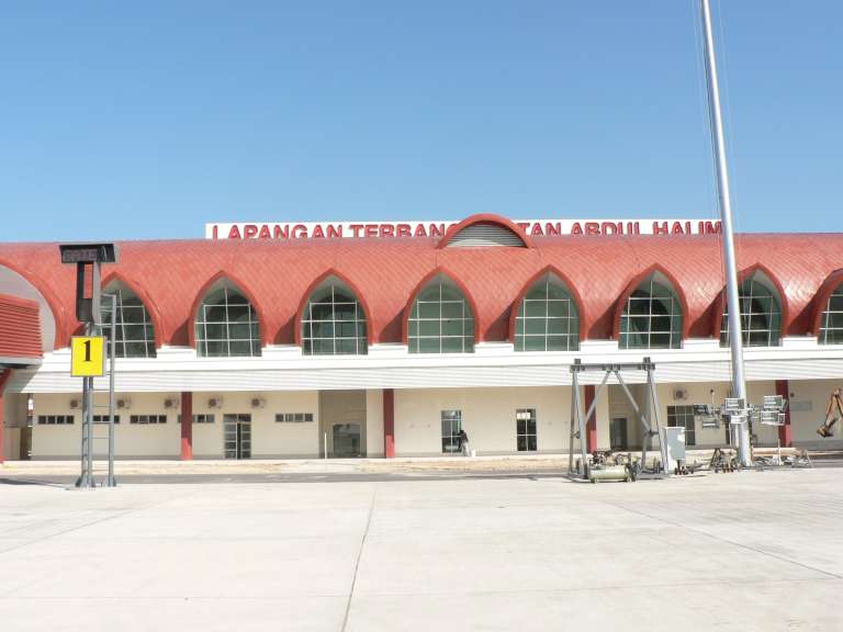 bandara sultan abdul halim