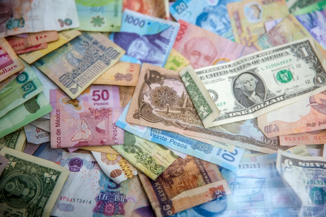 10 and one 10 us dollar bill Via Unsplash (by Jason Leung)