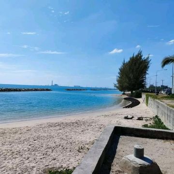 หาดแสงจันทร์