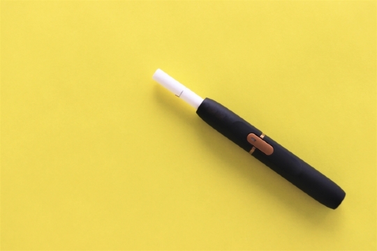 飛行機の電子タバコの基本ルールは「機内持ち込み限定」