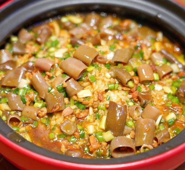 ข้าวราดหนอนทะเล