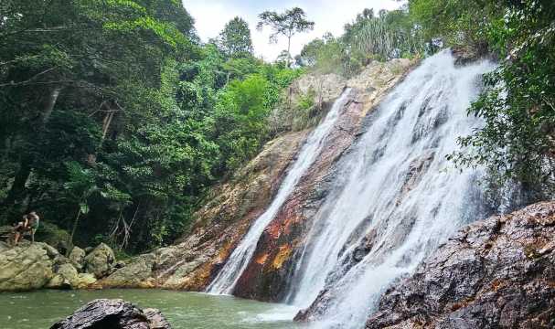 Na Muang Waterfalls