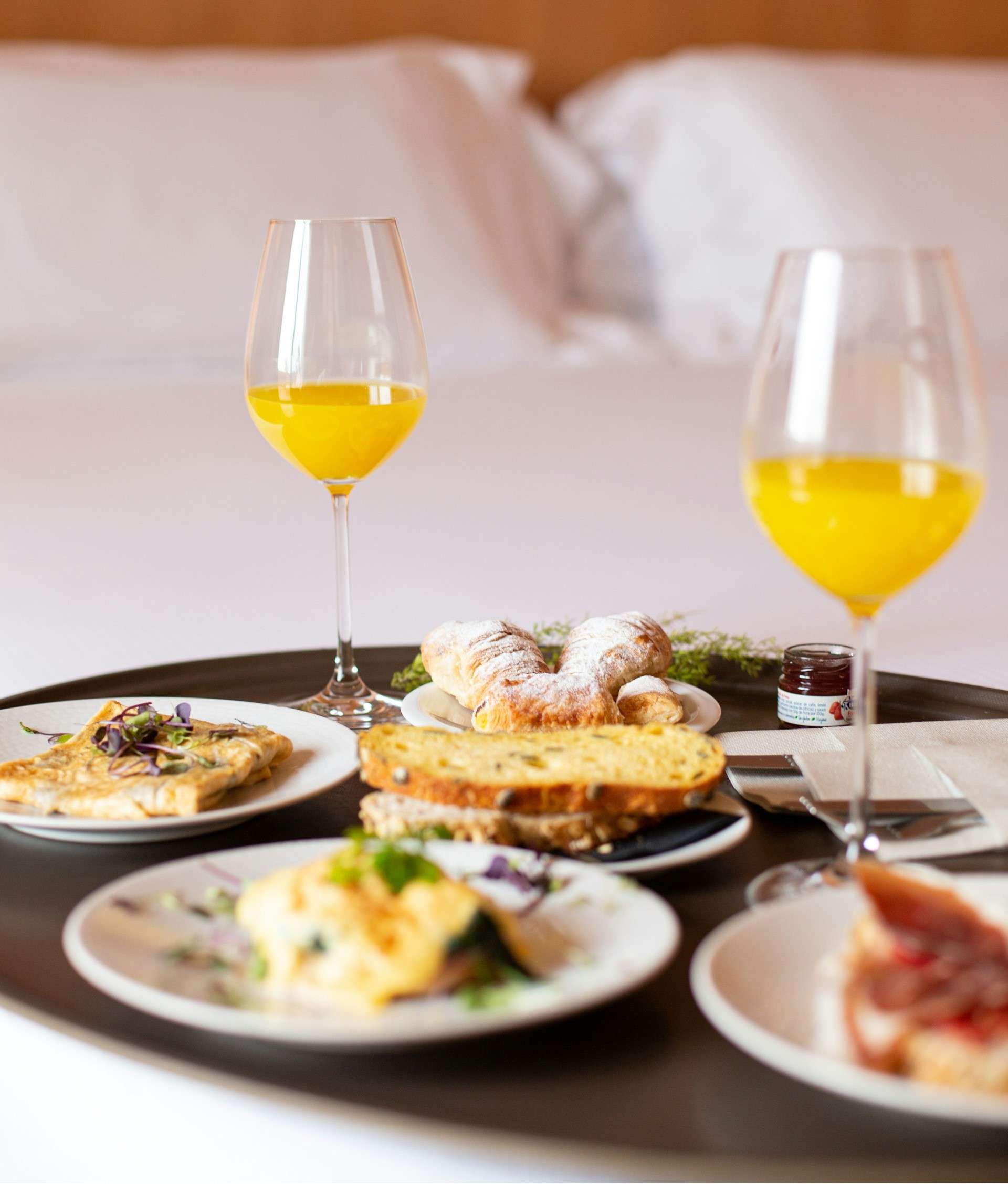 호텔 룸서비스 시키는법