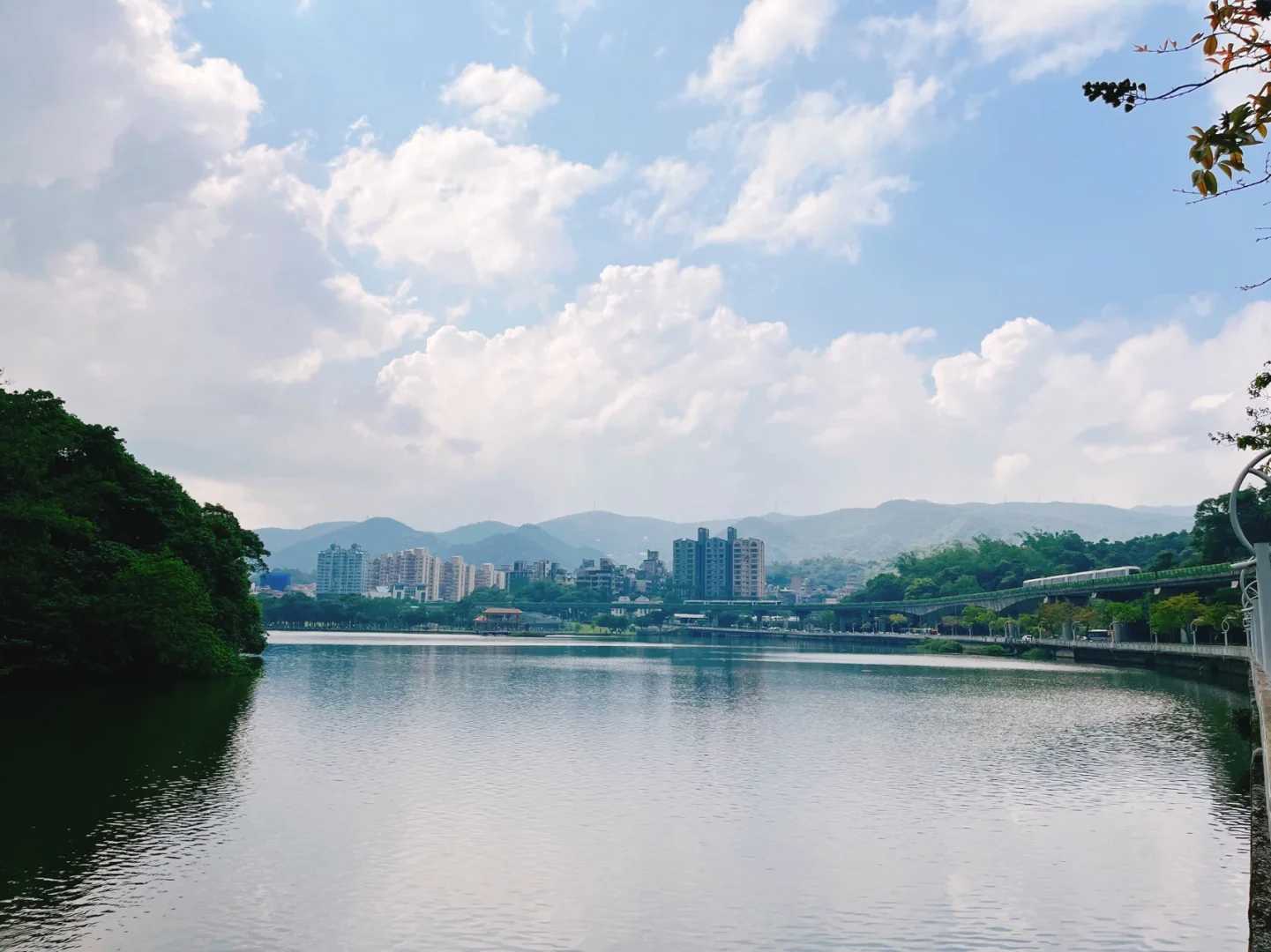 Neihu Lake and Business Park