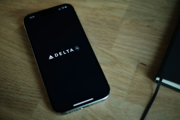 デルタ航空の公式アプリ「Fly Delta」でのオンラインチェックイン手順