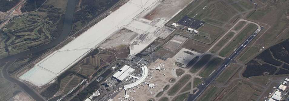Flying from Sydney to Brisbane: Brisbane Airport