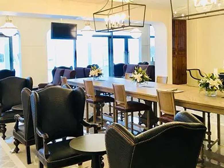 The Coral Executive Lounge（コーラル）