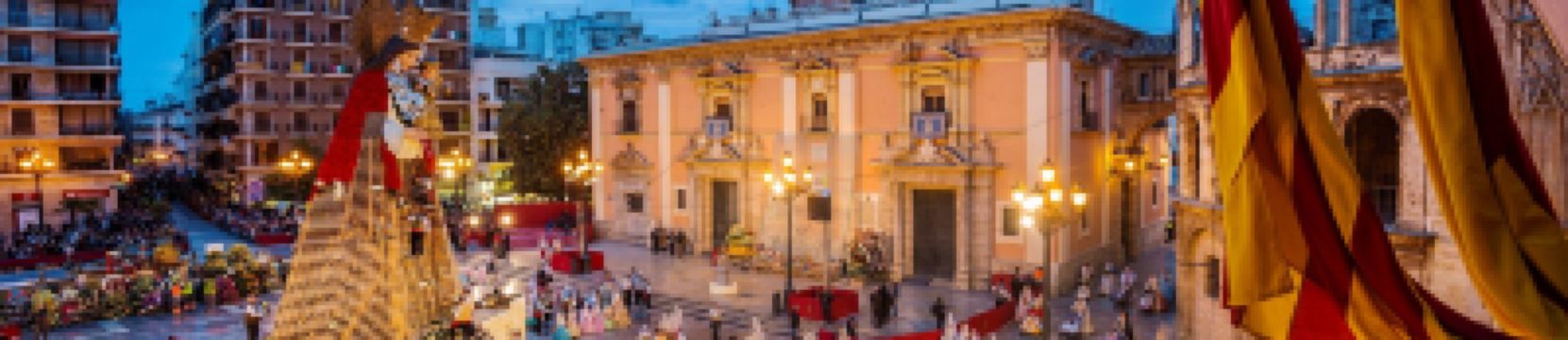 Encuentra tu tren para ir a las Fallas de Valencia 2026