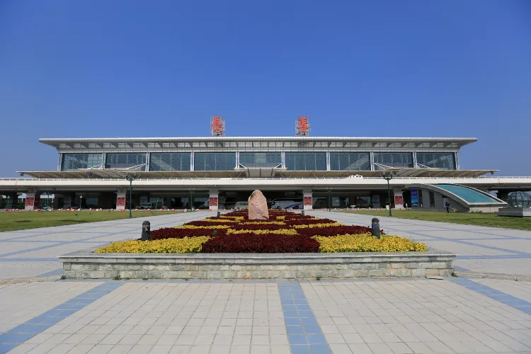 룽자국제공항(CGQ)