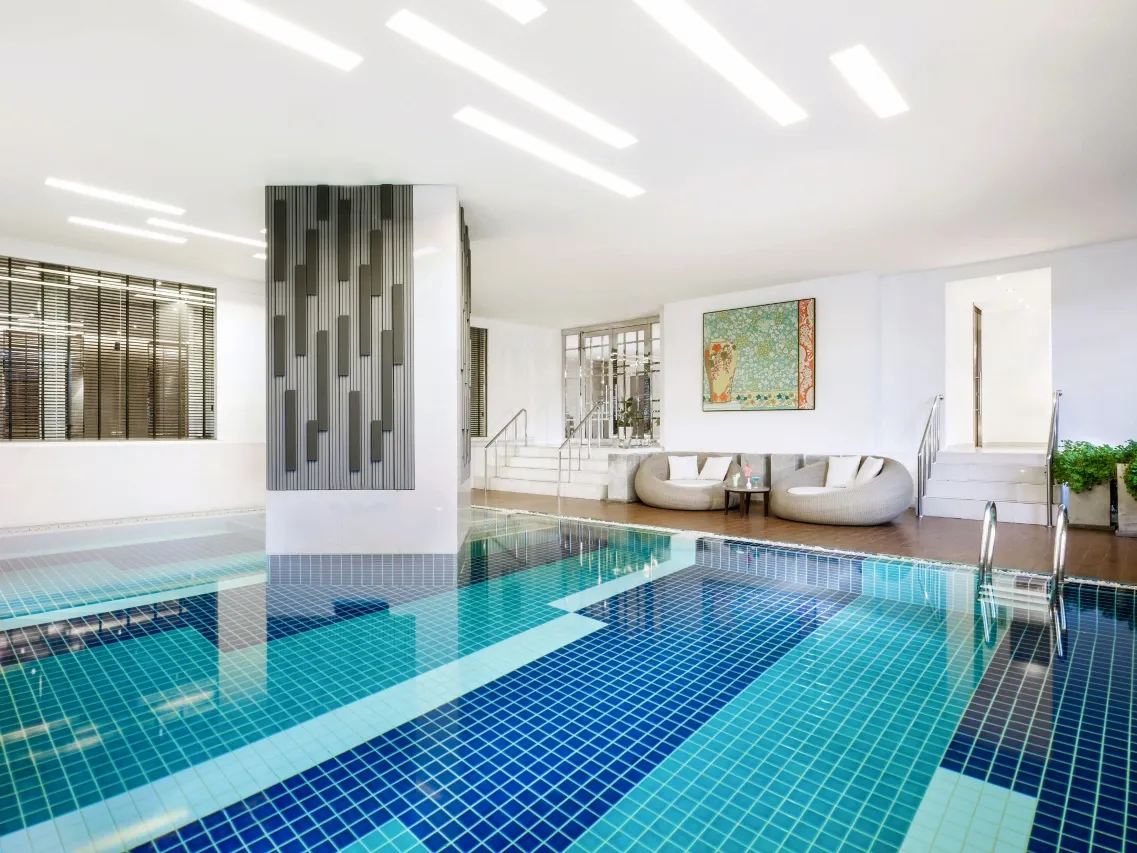 swimming pool in Central Point Chidlom