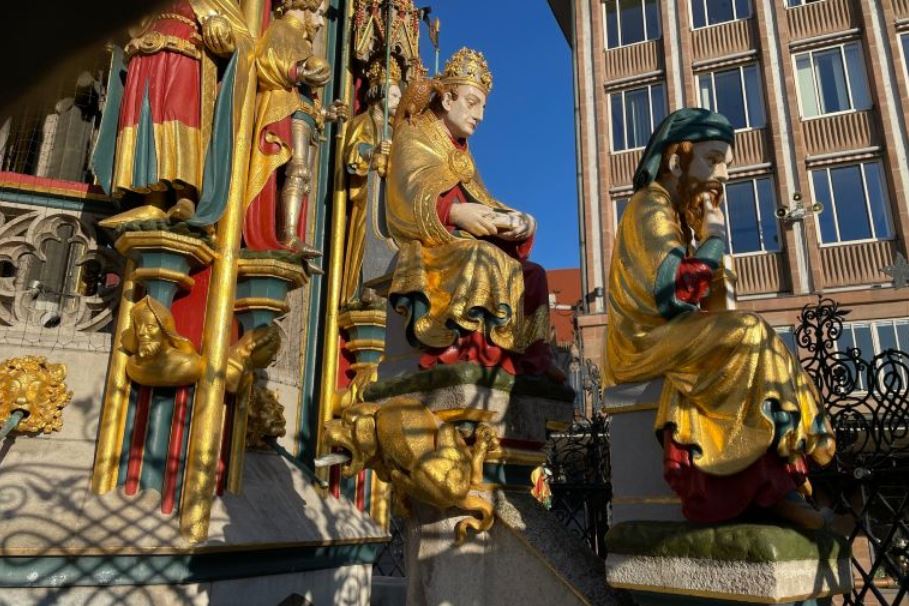 Nürnberg_Schöner Brunnen