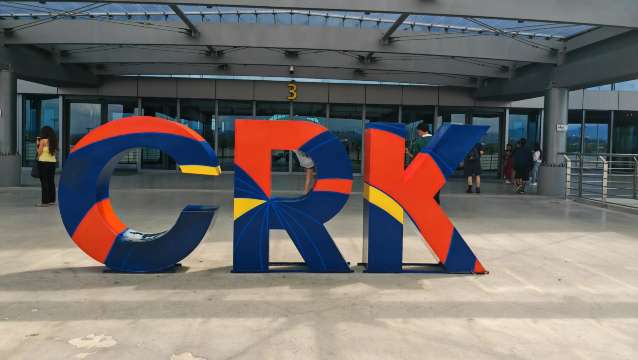 クラーク空港は「乗り継ぎサポートが限定的」