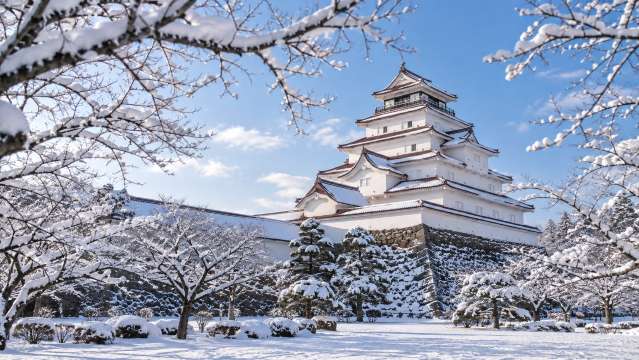 10.鶴ヶ城で冬の城景色と会津の歴史を楽しむ