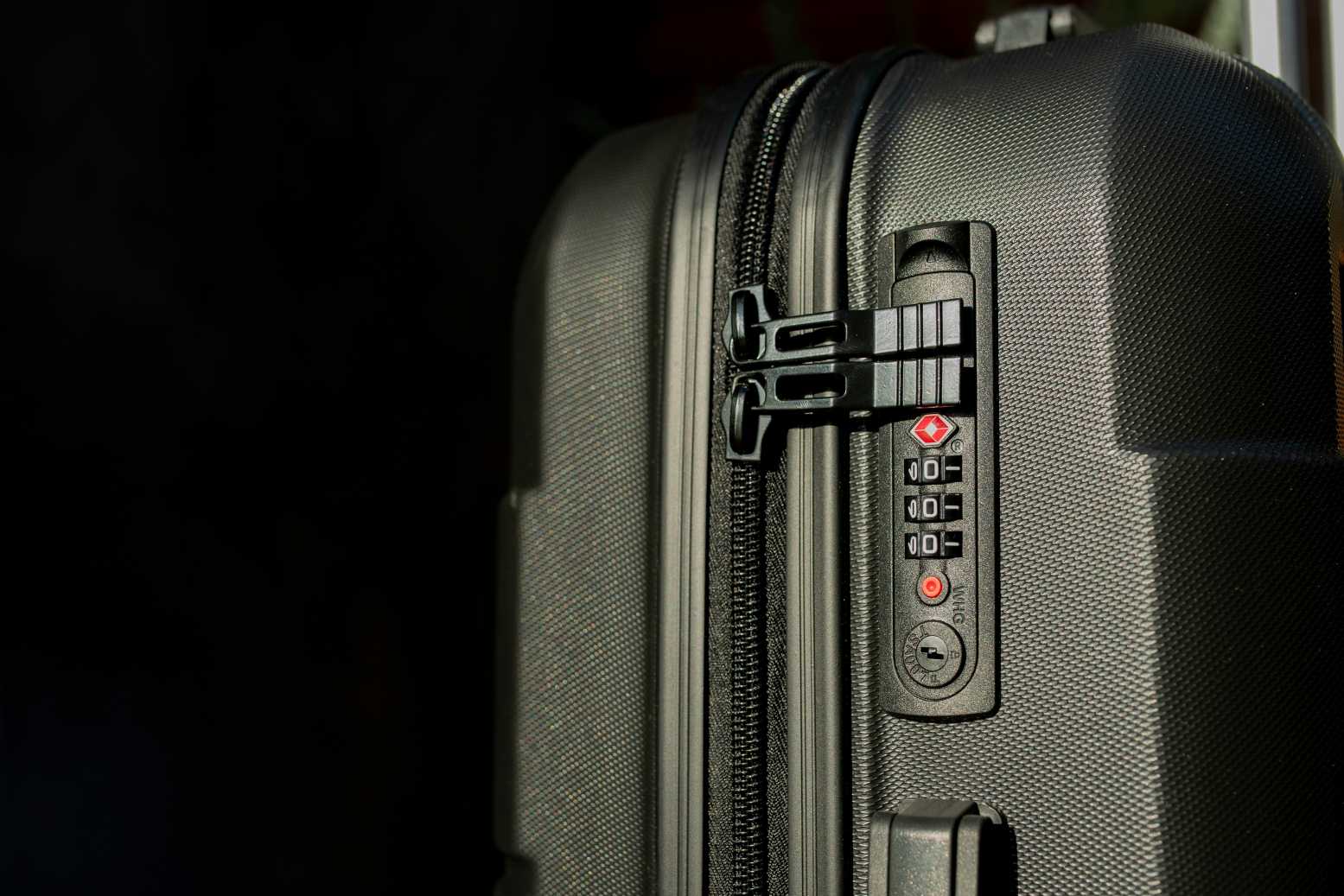 a luggage with TSA lock