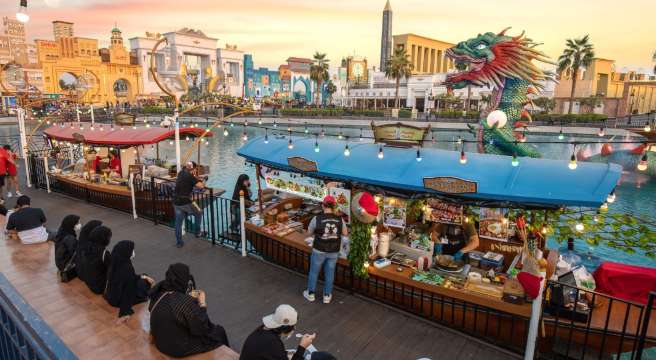 Global Village Дубай: Плавучий рынок (Floating Market) 