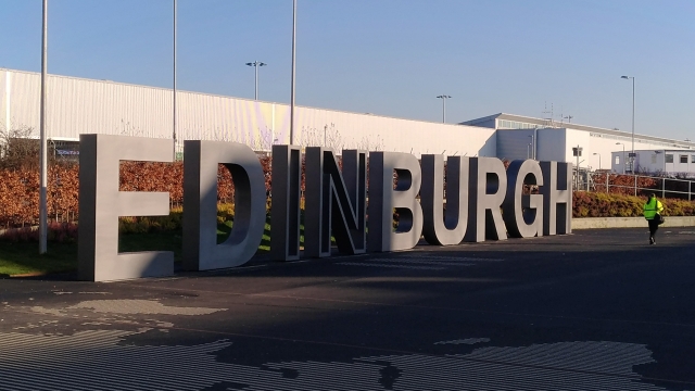 到着：エディンバラ空港から中心部へのアクセス方法