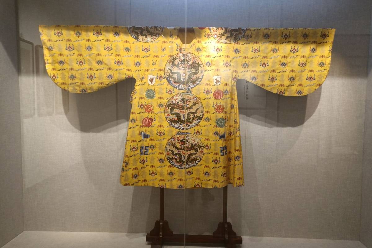 2. Xiguan Embroidery – Jahitan Tradisional