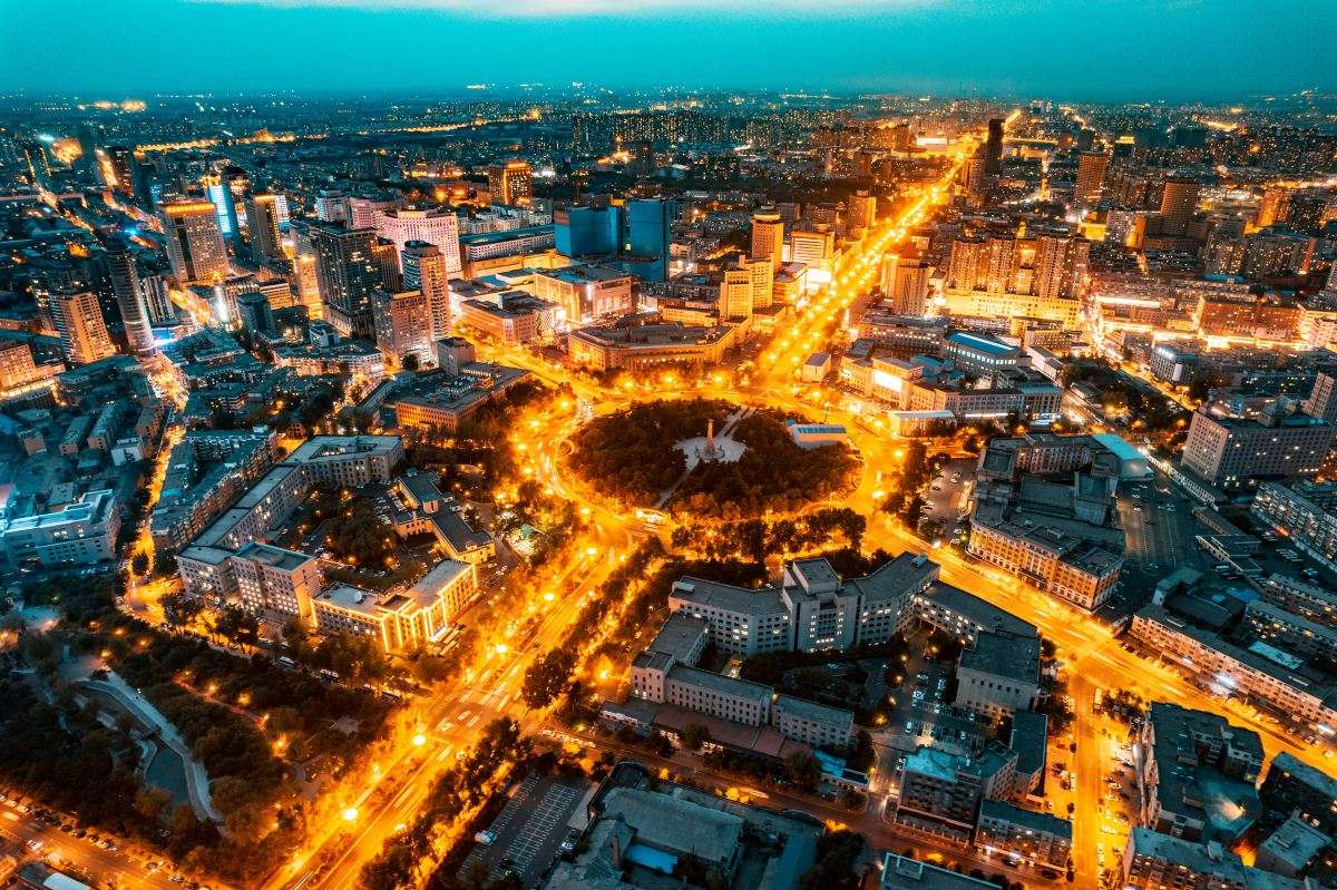 重慶路美食街｜懐かしさとモダンが交わる老舗エリア