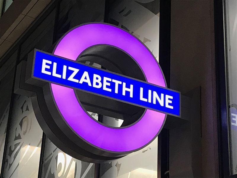 When are the first and last Elizabeth Line trains?
