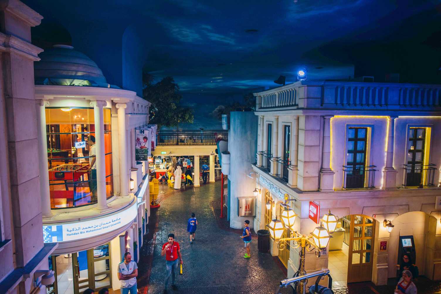 кидзания дубай, что находится рядом