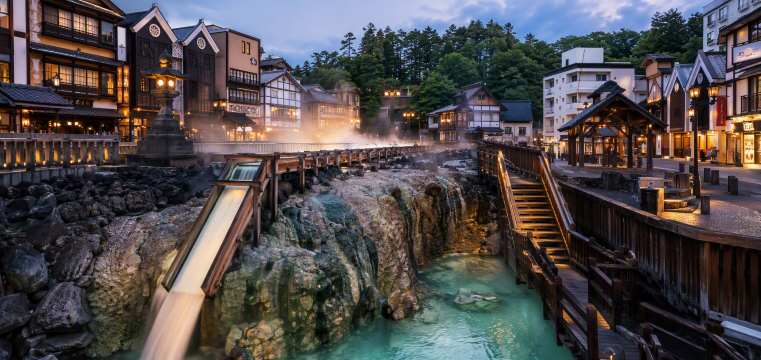 草津温泉街の風景