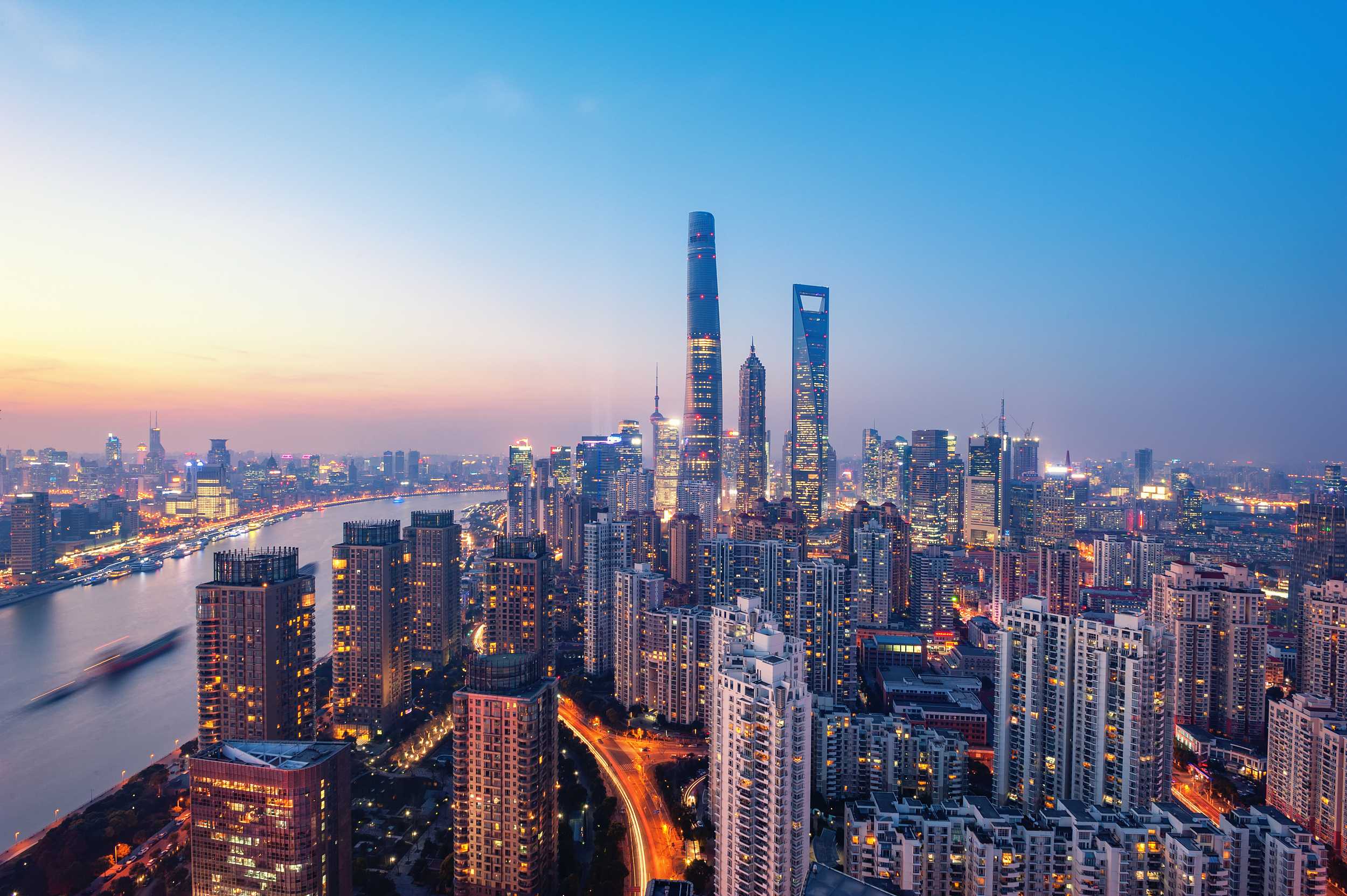 Pudong: Skywalks & Tech-Futurismus