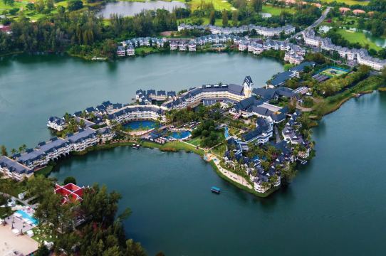 Отели 5 звезд на Пхукте, для семей с детьми