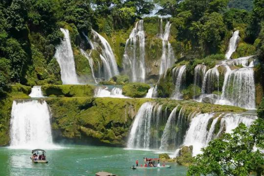 น้ำตกเต๋อเทียน (Detian Falls)