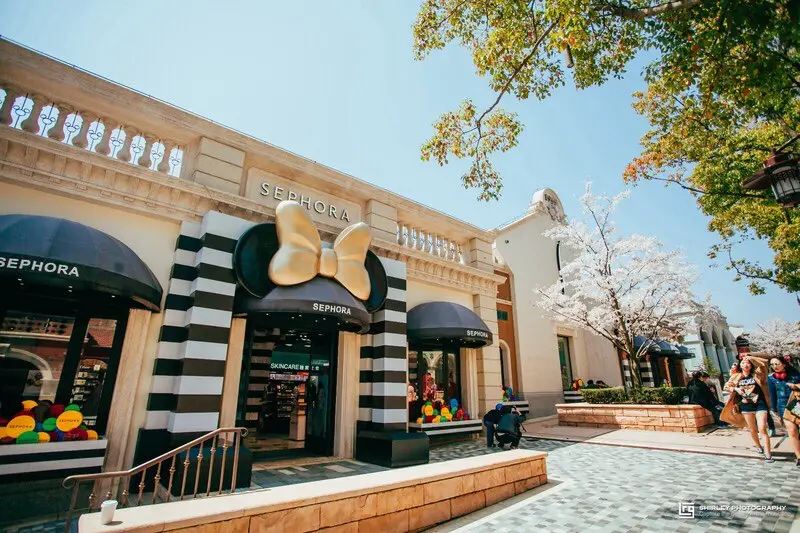 1. 上海ディズニータウン