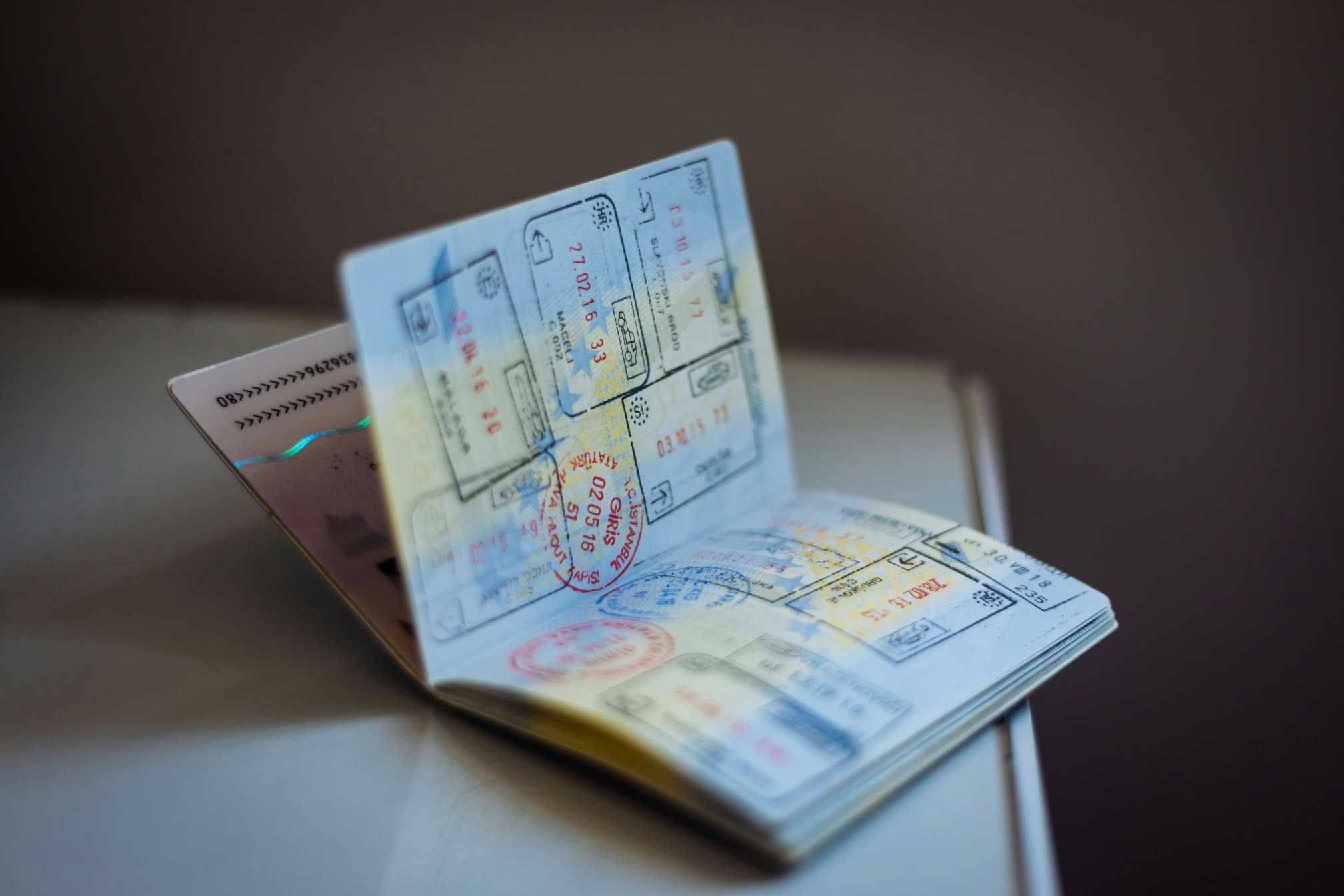 Kann man von Deutschland aus ohne Reisepass reisen?