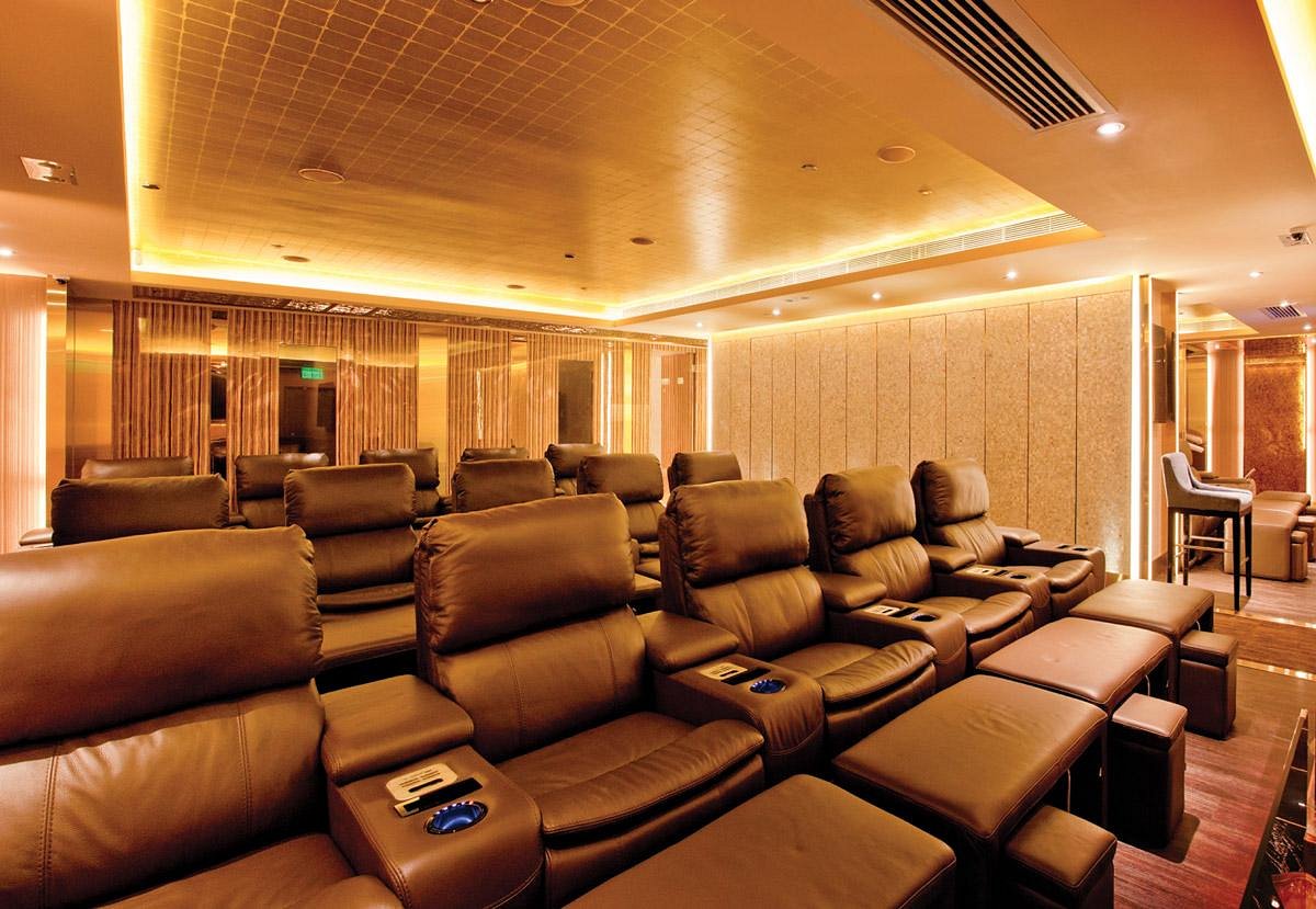 Massage in Hong Kong | First Class Foot Massage