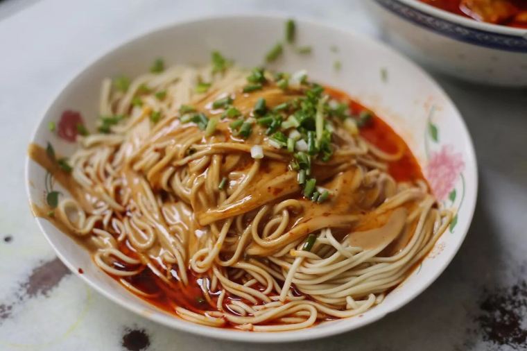 Cong You Ban Mian (Scallion Oil Noodles)