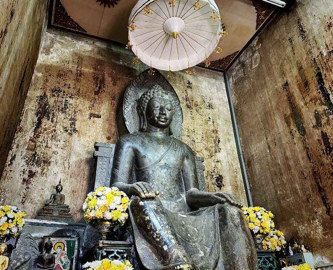 ขอพรวัดหน้าพระเมรุ