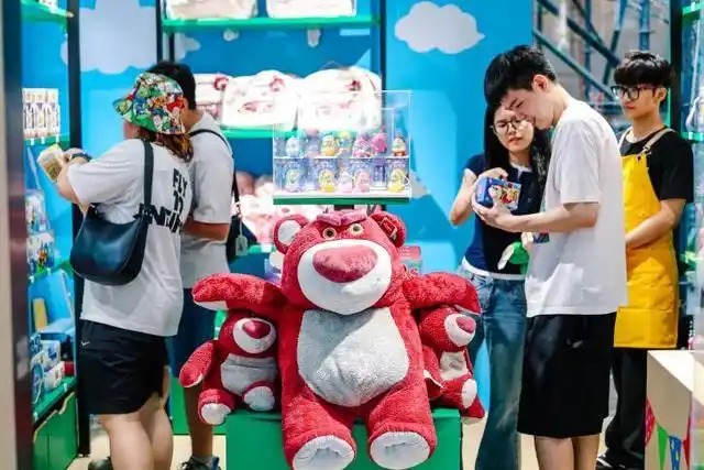 深圳大悅城 十字街潮流主題街