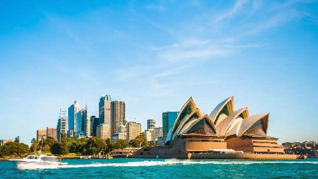 Sydney Opera House History & Facts