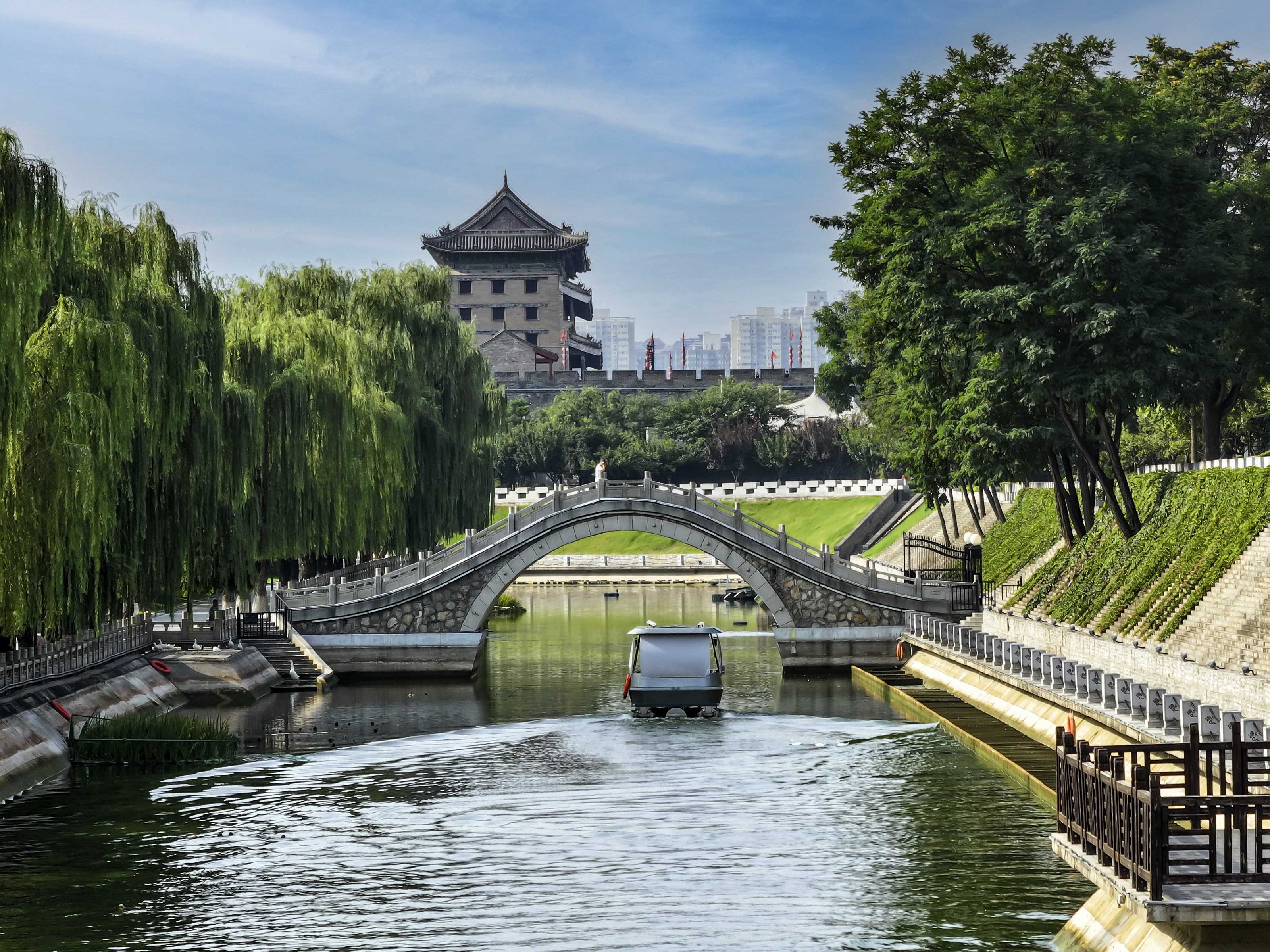Xi'an City Wall Moat Smart Sightseeing Boat