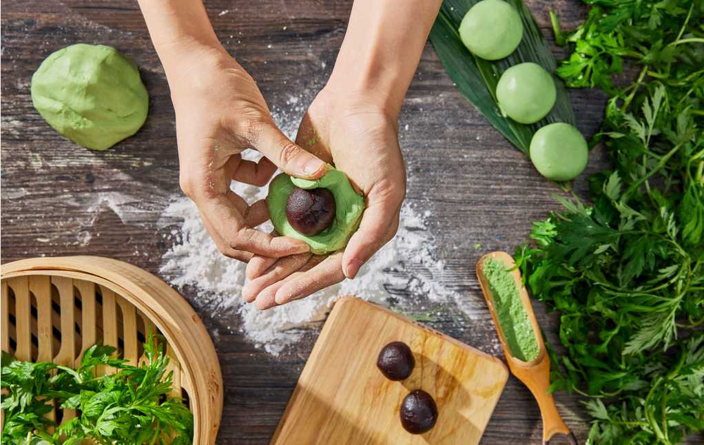 清明節（4月4〜6日頃：Qīngmíngjié／チンミンジエ）