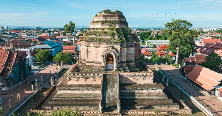 Chiang Mai Travel Guide: What to do, Where to Sleep & Transport Tips