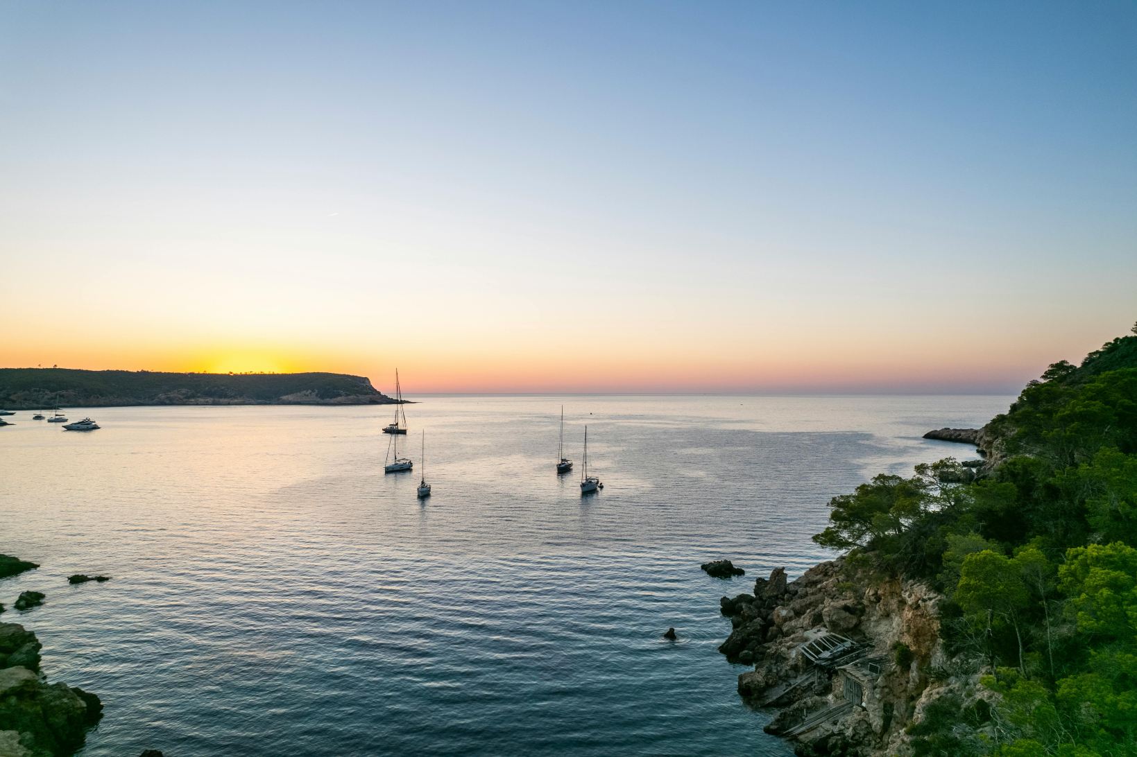 How Much does it Cost for Flight when Travelling to Ibiza?