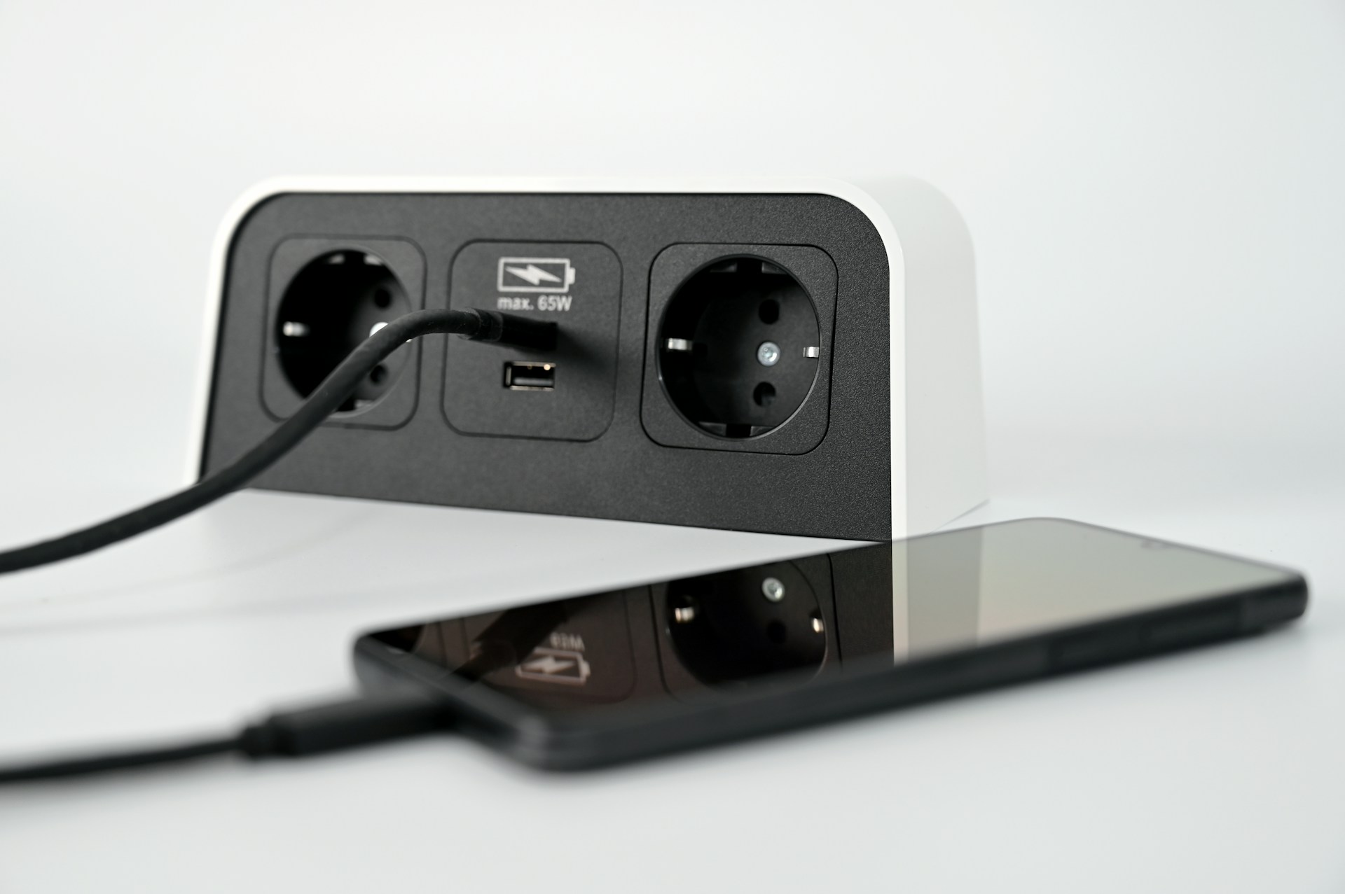 タイで使えるコンセントの変換プラグないときの対処法