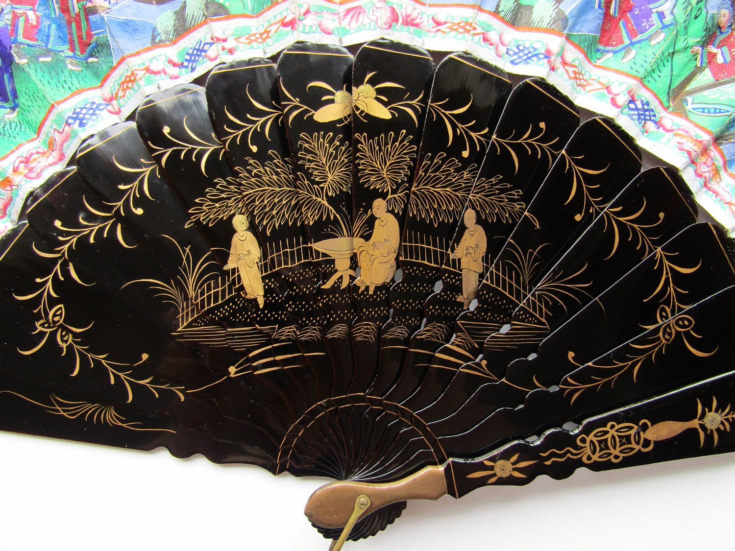 4. Experience the Elegance of Cantonese Fan Painting