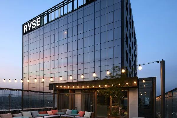 5.RYSEオートグラフコレクション