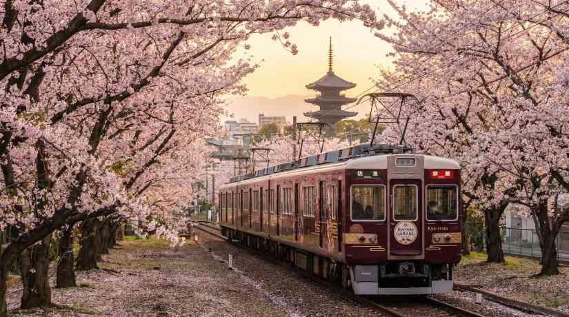 Осака – Киото поезд