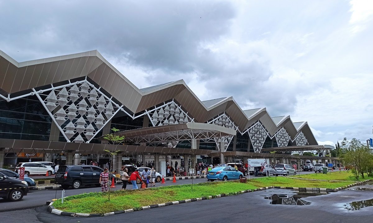  Bandara Internasional Sam Ratulangi