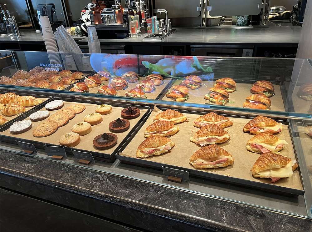 Empire State Building: Starbucks Reserve