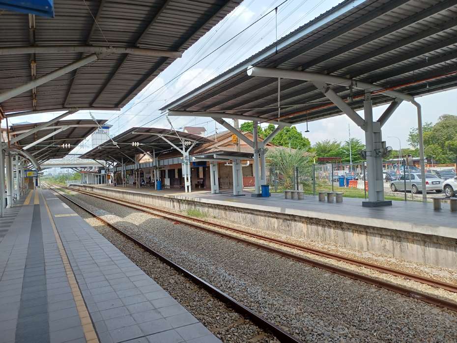 Tips Naik KTM Komuter Malaysia