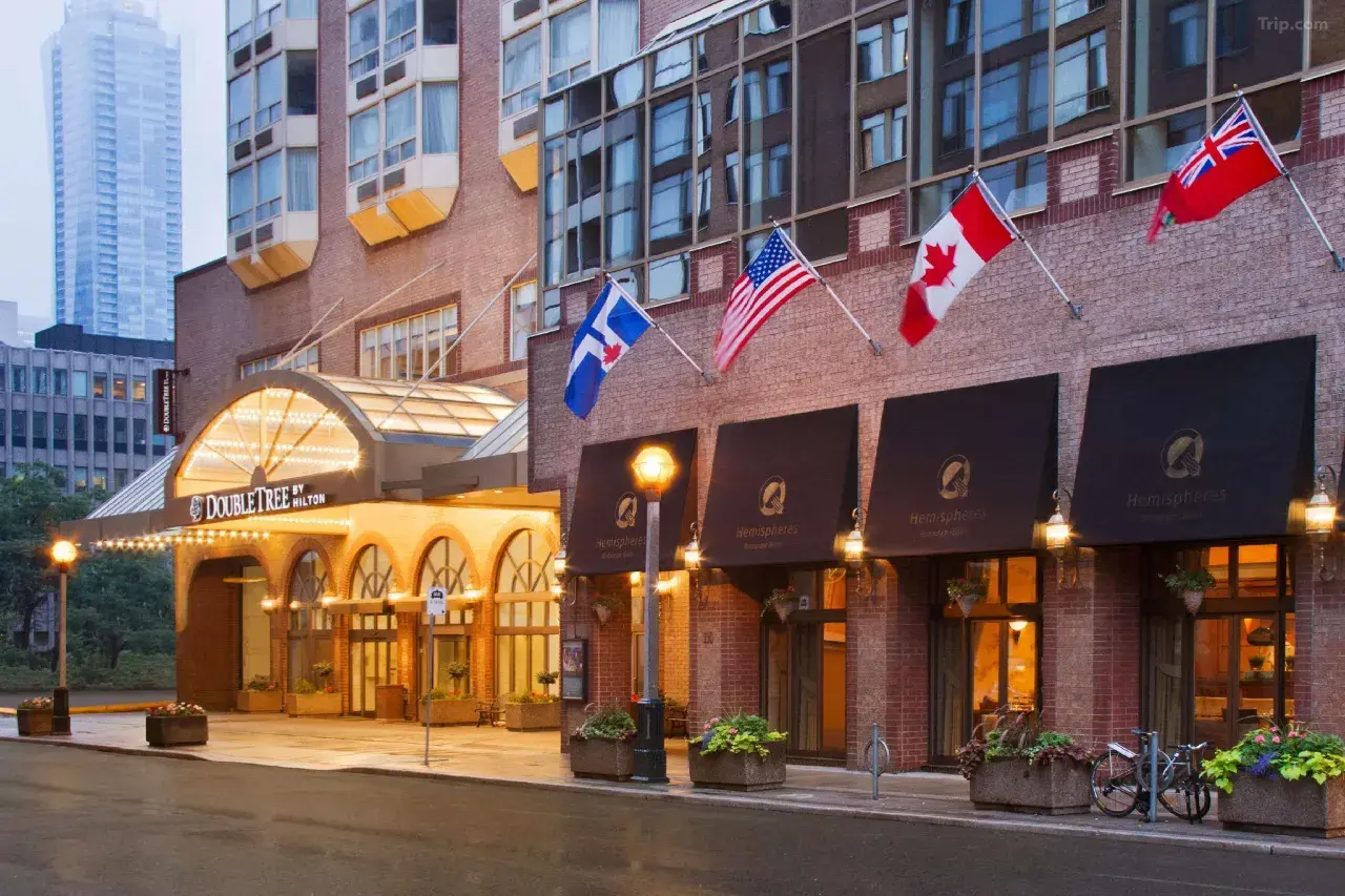 Best Way to Visit the Royal Ontario Museum-DoubleTree by Hilton Toronto Downtown