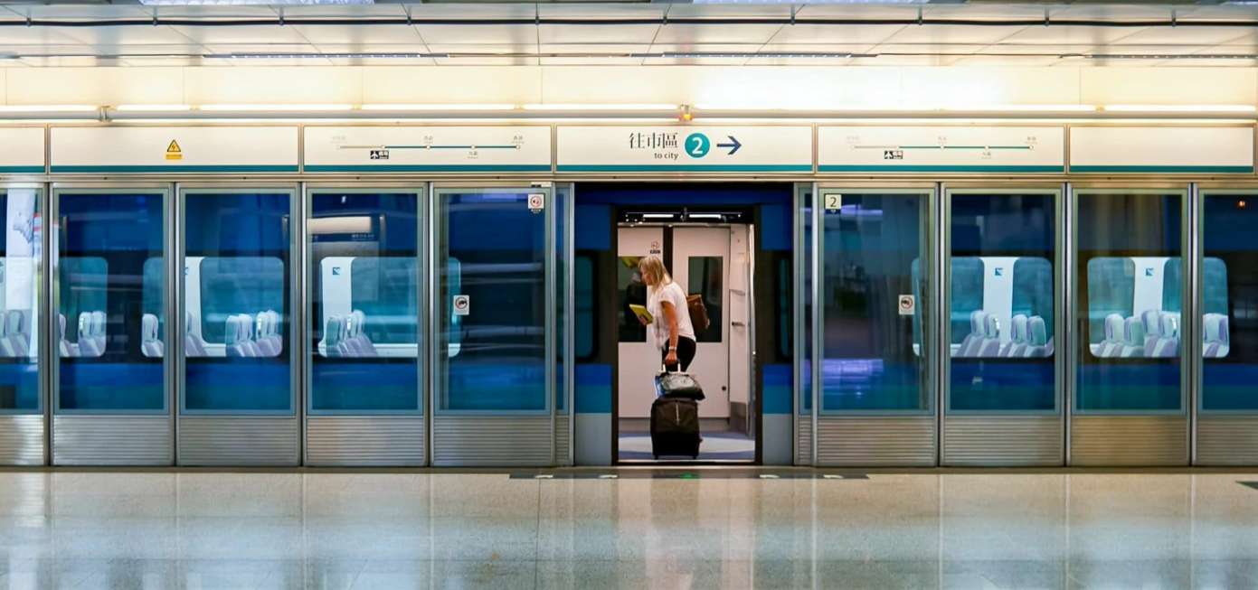 how to get to & from hong kong international airport