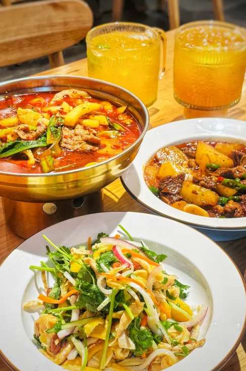Eating Sichuan Food on a Short Chengdu Layover
